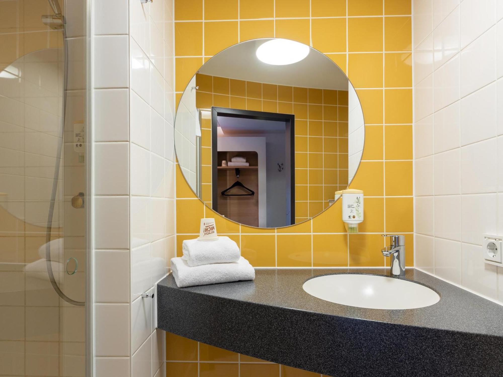 B&B Hotel Duesseldorf-City ภายนอก รูปภาพ